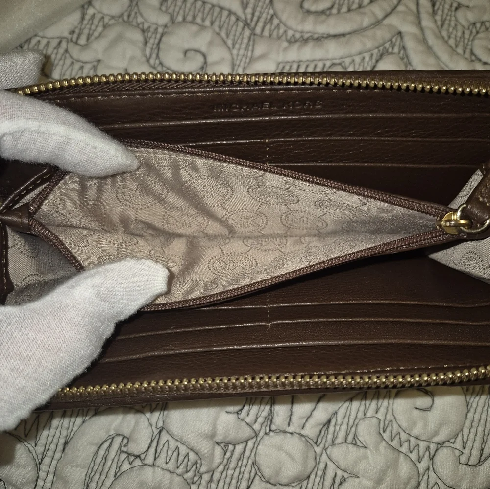 Michael Kors Travel Handbag and Matching Wallet